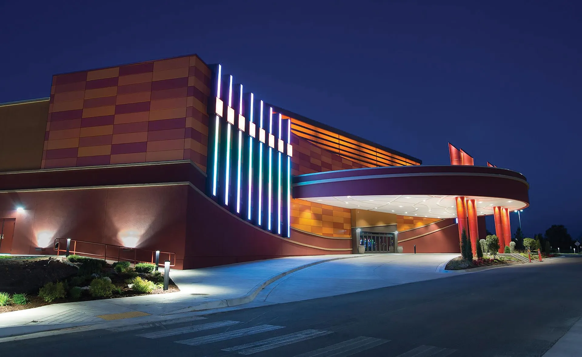 Casino-resort arrival and hotel entrance planning